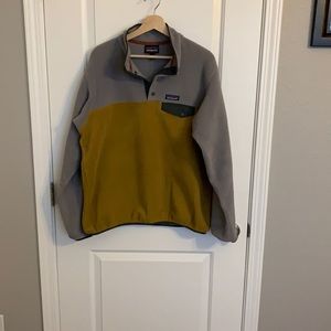 Women’s Patagonia color blocked Synchilla